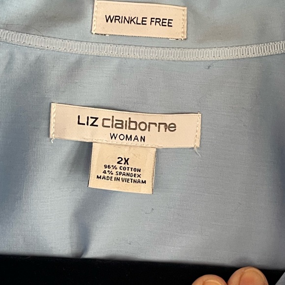 Liz Claiborne blue button-down shirt - Picture 4 of 7